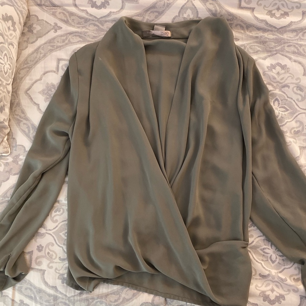 FOREVER 21 OLIVE GREEN BLOUSE
